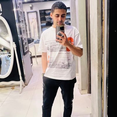 m3roufyola's profile picture. صلى على النبى🤍