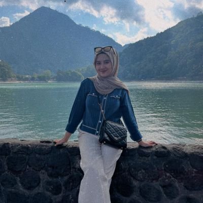 janakhatib04's profile picture.