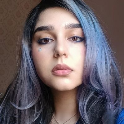 Driedbuterfly's profile picture. We were born drunk..!