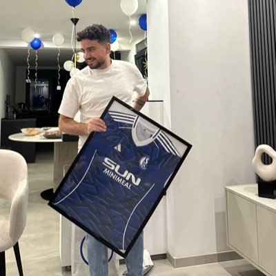 KaragzEren's profile picture. S04 💙🤍