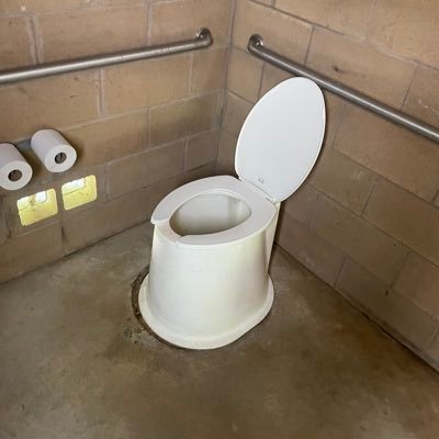 18Roxor's profile picture. 🍒on Top