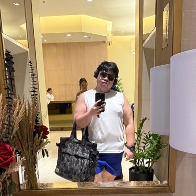 a1jarius's profile picture. pseudopyschosociopolitical bipolar rants #Bloom #Atin I could be both. :)