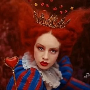 👑 Reina de Corazones. ♠️Aquí nunca sabes qué carta saldrá. ♥️Parodia, ironía y libertad absoluta. 🇪🇸España es mi verdadero reino
