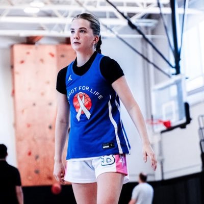 Emily Cronin | St.Luke’s | 5’8 | Class of 2026 PG/SG | 4.0 GPA