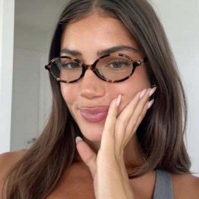 hailspoetry's profile picture. 8.4 🐅🤎🩰