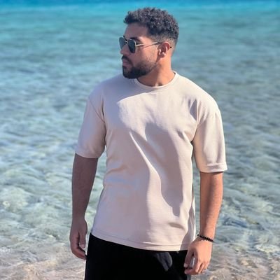 نقابل ناس نفارق ناس وماشيه الحياه عادى ١١:١١ ⌚🤍

PT DUM 🥀