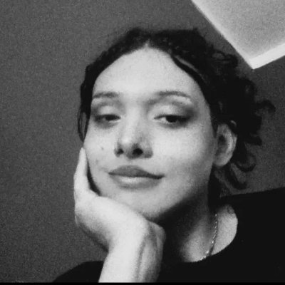 b7dgal's profile picture. 