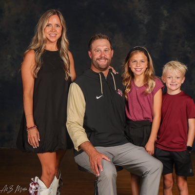 Father of 2, Husband, and ✝️ Believer. 🏈 Coach - Quarterbacks @ Rouse High School in Leander, TX