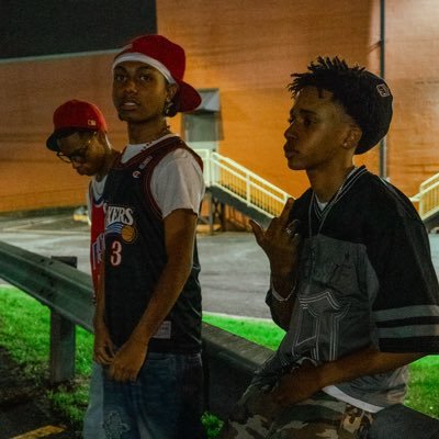 acouplegramz's profile picture. 