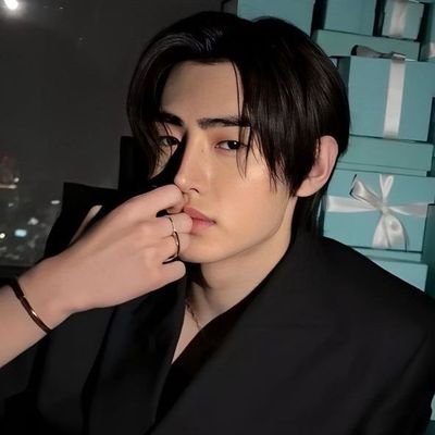 Nanniyim's profile picture. ᴀʙʀᴀ́ᴢᴀᴍᴇ ғᴜᴇʀᴛᴇ, ʟʟᴇ́ᴠᴀᴛᴇ ᴄᴏɴᴛɪɢᴏ ᴄᴏɴ ᴀᴍᴏʀ ᴘᴏʀ ʟᴀ ᴀᴜᴛᴏᴘɪsᴛᴀ 𝟏𝟎𝟎𝟗 🥀 🥀