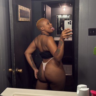 Dancer & Massage Therapist @ Pleasures Club Austin TX 😏 Content Creator 🤤 22 🤪 Book me for a sexy session ❤️
