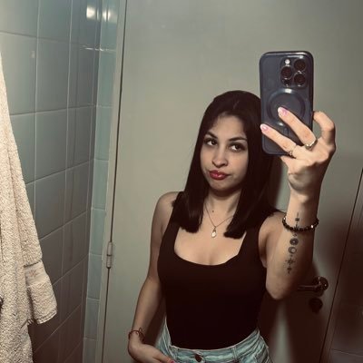 moooorenitis's profile picture. me convencí de que es mejor y me hizo bien.