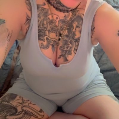 HarleyQuinn9750's profile picture. I’m a content creator message me for prices