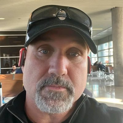 🇺🇸 Military Veteran | 💪 Resilient & disciplined | 🌍 Explorer of life beyond service | 🤝 Building connections, sharing stories, and making new