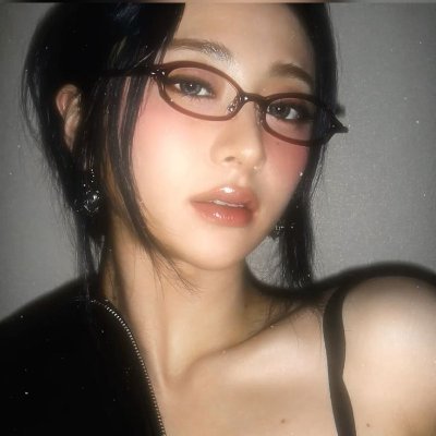 jqathenaa's profile picture.