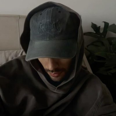 i9h_f's profile picture. لا إله إلا أنت سبحانك إني كنت من الظالمين