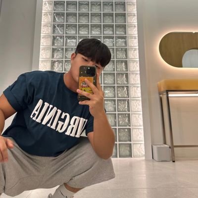 bomnae80's profile picture. 키 큰 남자 181 😎 헬스 + 일상 공유합니다