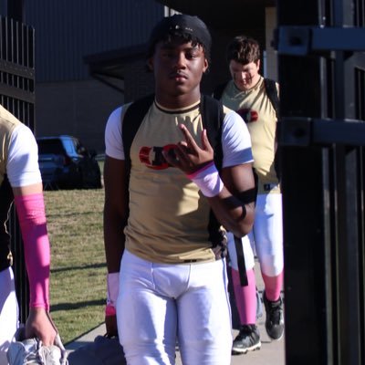 Safety
Jonesboro, AR c/o 2028 5’11” 162lbs cell: 870-604-5337
Jonesboro Highschool