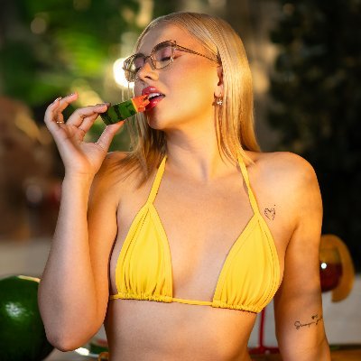I am just a girl who loves to feel girlie!
More of me is just one click away 👇