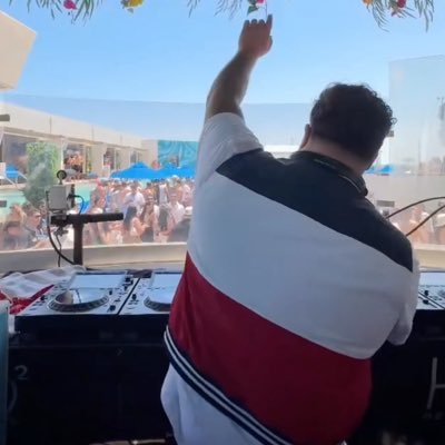 DJ/Producer 🏠🎵 MomentsMadeWithMusic™️ • 8/31 - The Headliner w/ Boris • 9/26 - ListenBrooklyn w/ Jay De Lys