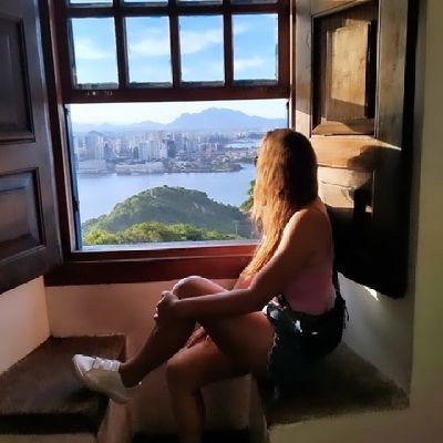 thatijatinha's profile picture. Servidora pública e apaixonada por justiça ✊ |Administradora e Estudante de Direito 📚 | Defensora do Estado Democrático de Direito 🌱