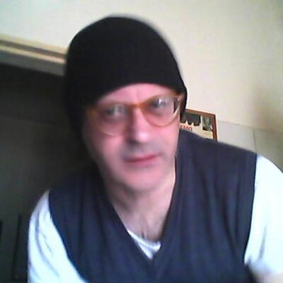 RobieTrevisan's profile picture. I💖sounds, candles,crystals,winter,summer, toplay bass 🎸Syd Barrett, AeonFlux🖤✨️ kindness,dreamer 🤍✨️♍☿ ♐♎ ❤️🦨 Milano🇮🇹Italy