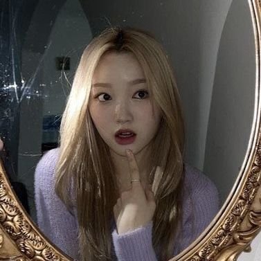 that one oomf that's so ruegard pilled that everyone that meets her is equally enamoured and appalled by the levels of obsession | ᥫ᭡ @WBBRIVERDALE ᥫ᭡