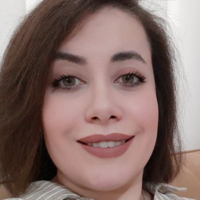 منی که نام شراب از کتاب میشستم،
زمانه کاتب دکان می فروشم کرد ...