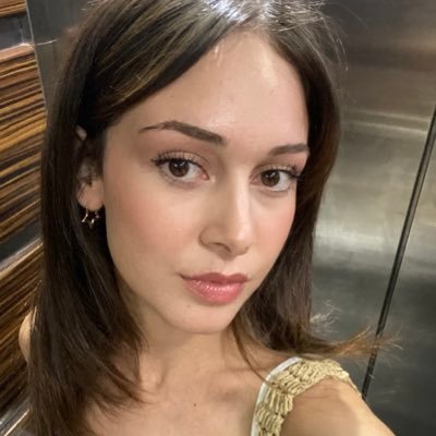 edablnkgl's profile picture. 