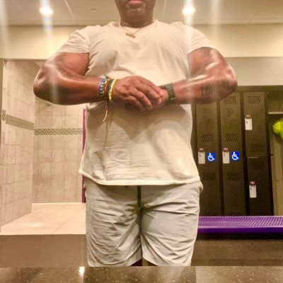 BiG Dicc 🍆Top who Luvs eat 😋 and fill up Phat Asses and ThiCC Bottoms 🍑 😈