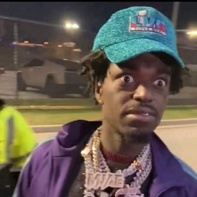 fuckyour_side's profile picture. Hakuna Matata 😎