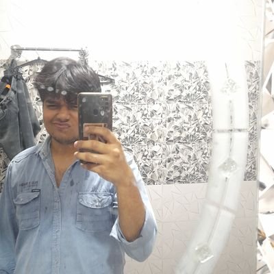 I live to get appreciated every minute
18 . vibecoder at stealth startup
developer . artis