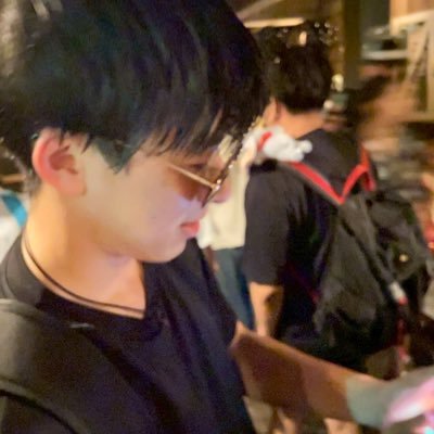 YX80ZJc34e85093's profile picture. 