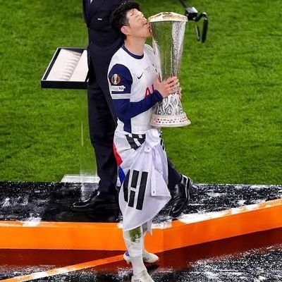 blackcaps1009's profile picture. Genjitsu o miro