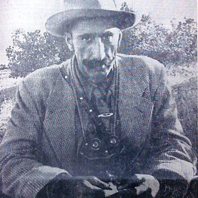 Dema rastî, stûyê xwe ji desthilatê ra xwar bike, êdî ew ne rastî ye; tenê vir, derew û xapandin e.