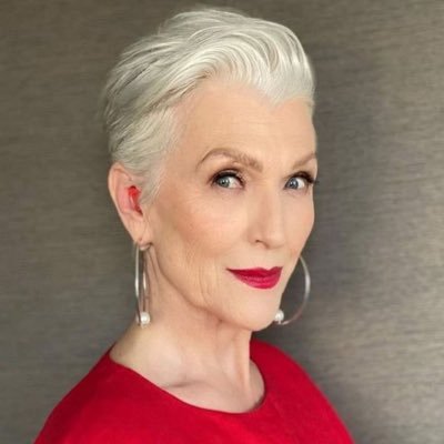 Author of A Woman Makes A Plan, now in 32 languages & 100+ countries 📖 Doctor of Dietetics 👩🎓 Supermodel ☺️