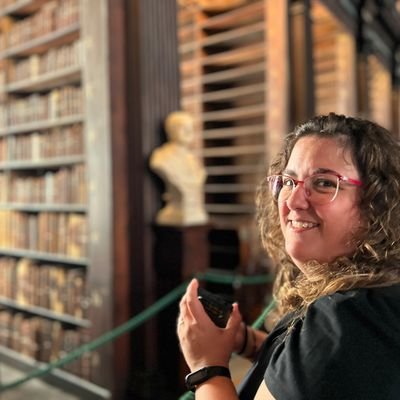 Periodista. Amant de la ràdio. Cinèfila, serièfila, teatrera.
Abans al @comediaSERCAT. Col•laboro a https://t.co/R8KY9fTokD.
Les meves crítiques a #Captures.