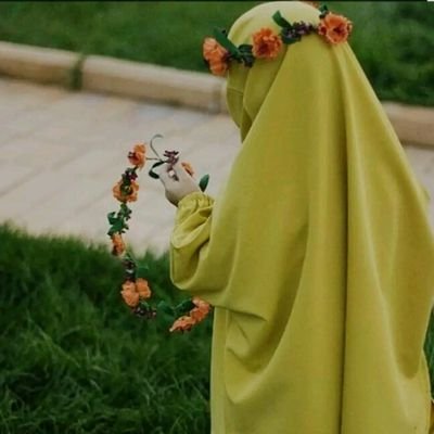 ﴿وَاصْبِرْ لِحُكْمِ رَبِّكَ فَإِنَّكَ بِأَعْيُنِنَا﴾
~ كوني في دُنياكِ كثيرة الذكر، عفيفة النظر، طيبة الأثر🤍🌿🌸 #البسوا_واسع