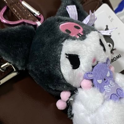 indymeowpeach's profile picture. 💔