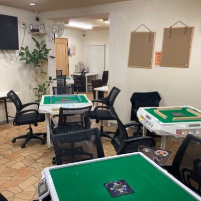 HFx1kCOPjsumsLG's profile picture. 令和7年9月、ノーレート・健康麻雀・麻雀教室・セットをメインとした麻雀カフェを開業しました！若い方から中高年の趣味として・・一般的なフリー雀荘とは違った雰囲気の、女性や初心者が来店しやすいコミュニティのようなお店をめざしています #麻雀 #健康麻雀 #天王町 #初心者 #女性大歓迎