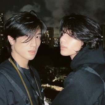 tá eu, os jikook, os jeffbarcode, os seonjuntak, os jesbible e os shse falando mal dos outros em xique xique freguesia 🤪 — Alfa lúpus da @BeepPam 💍