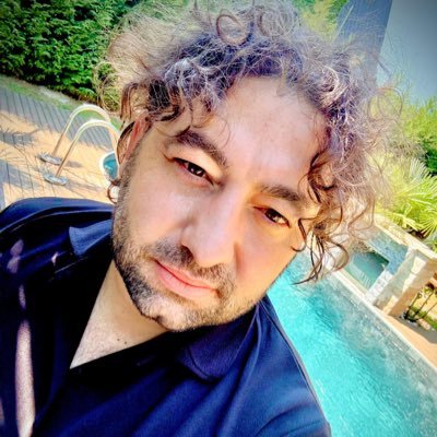 mutlu_shka's profile picture. 🌍 Born: İzmir ➝ Education: Minsk ➝ Life: Eskişehir   📦 Global Trade & Logistics   👟 Shoes  🍹 Bio Drinks   🎶 Learning to play the ney