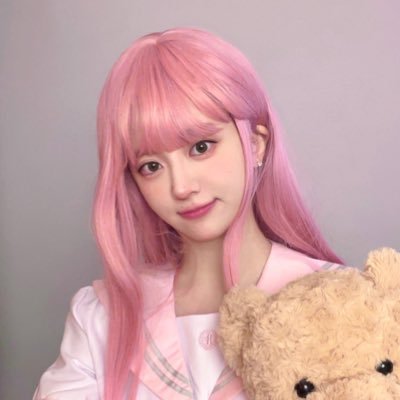 Thanks for following💞I'm a cosplayer😼major in finance🏦do crypto research📝 no financial advice