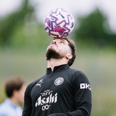 __Mujerheed's profile picture. Rayan Cherki enthusiast