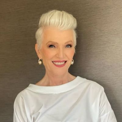 Bestselling International Author of A Woman Makes A Plan 📖 Doctor of Dietetics 🧑🎓Supermodel 😉💃#ItsGreatToBe76 Manager: anna@mayemusk.com