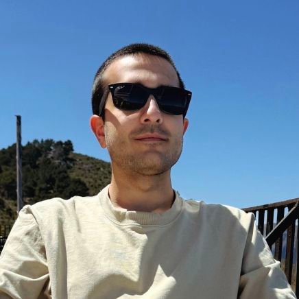 AhuraQ's profile picture. Adventurer & Software Developer