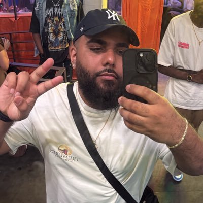 Artist | Twitch Streamer | @talenttalkpod_ co-host | Creator