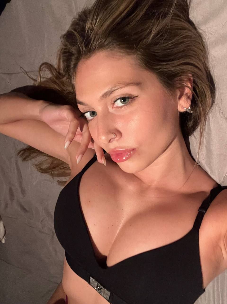 🖤I may look sweet during the day... but at night? Who knows.🍒Tap the link in my bio 👇👇👇—I’ll show you my after-dark side.