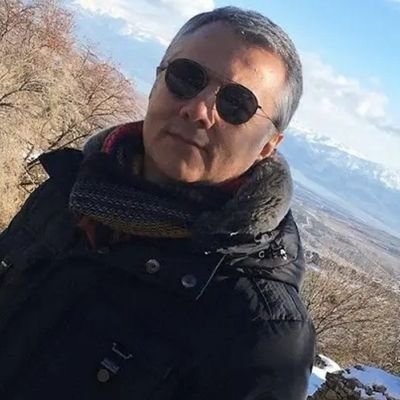 제 이름은 데이비드입니다. 저는 한국 출신이지만 뉴욕에서 태어나고 자랐습니다. BP 석유 산업 회사(BP Petroleum Industry Company)에서 일하고 있습니다. BP plc는 영국 런던에 본사를 둔 다국적 석유 및 가스 회사입니다. BP는 세계 7대 석유 및 가스 대기업