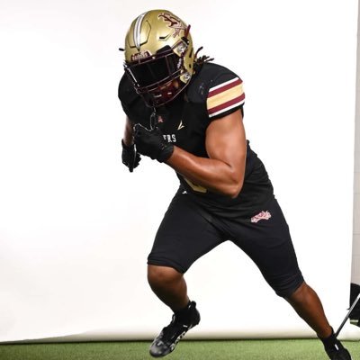 Student Athlete | #9 on the field | C/O 2026 🏈 | Riverdale HS Ft Myers | 6’2 DE TE OLB 225| Bench 350 Squat 450| 3.35 GPA | First Team All Area/County💪🏾 |